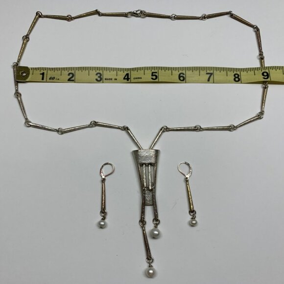 Stainless Steel And Faux-Pearl Necklace And Earrings Set - Picture 4 of 6